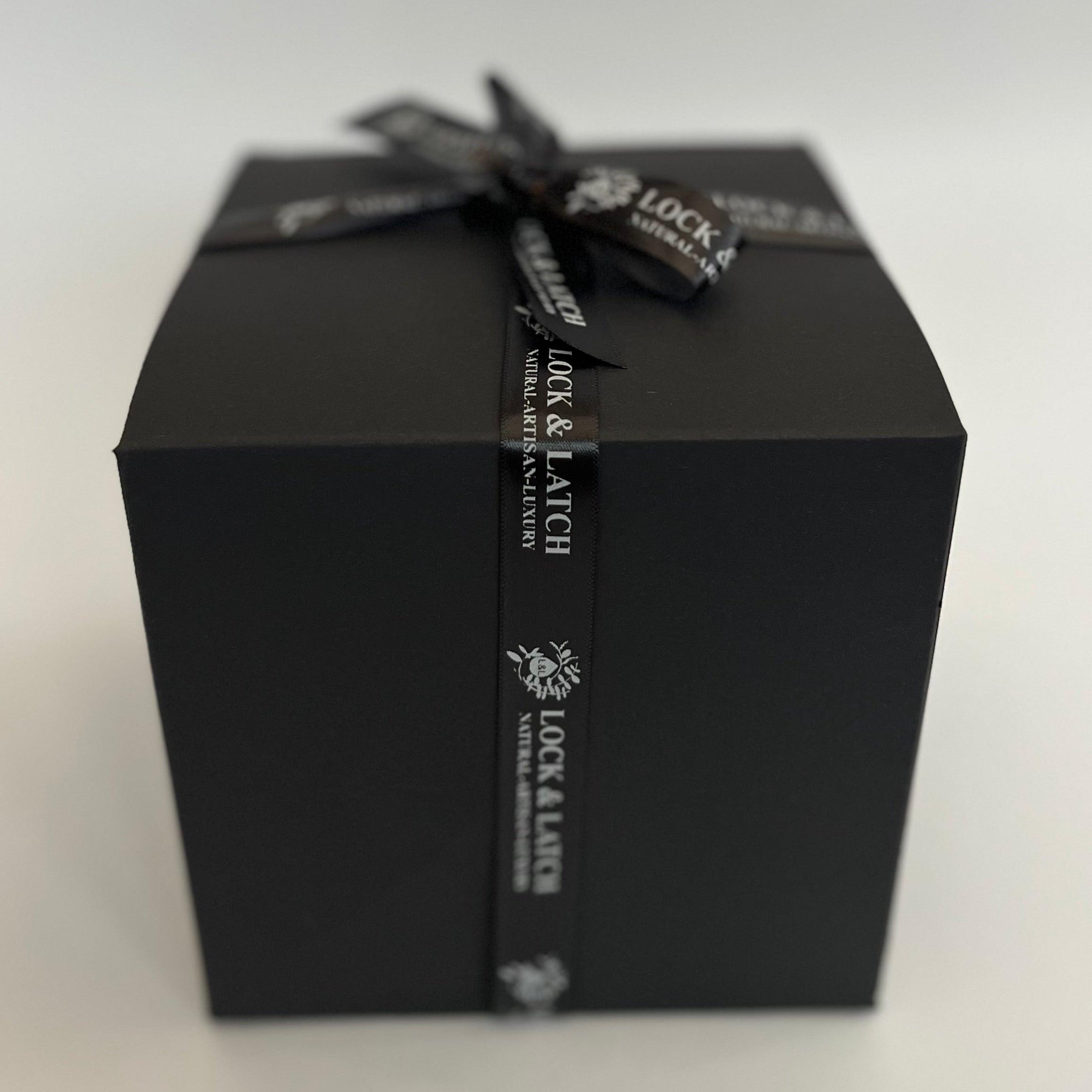 THE STATEMENT Burner Gift Set in Dark Olive with 12 Free Melts